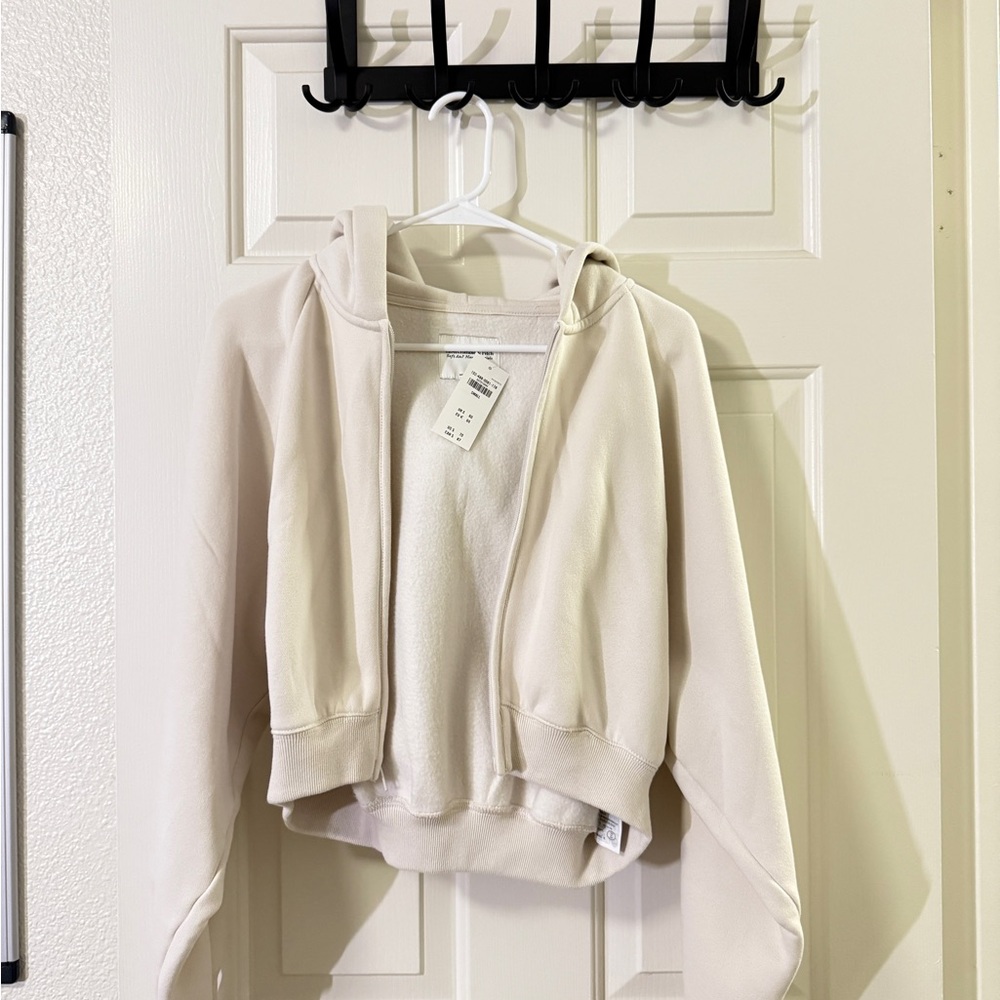 Abercrombie NWT Cream Hooded Cropped Zip-Up Jacket